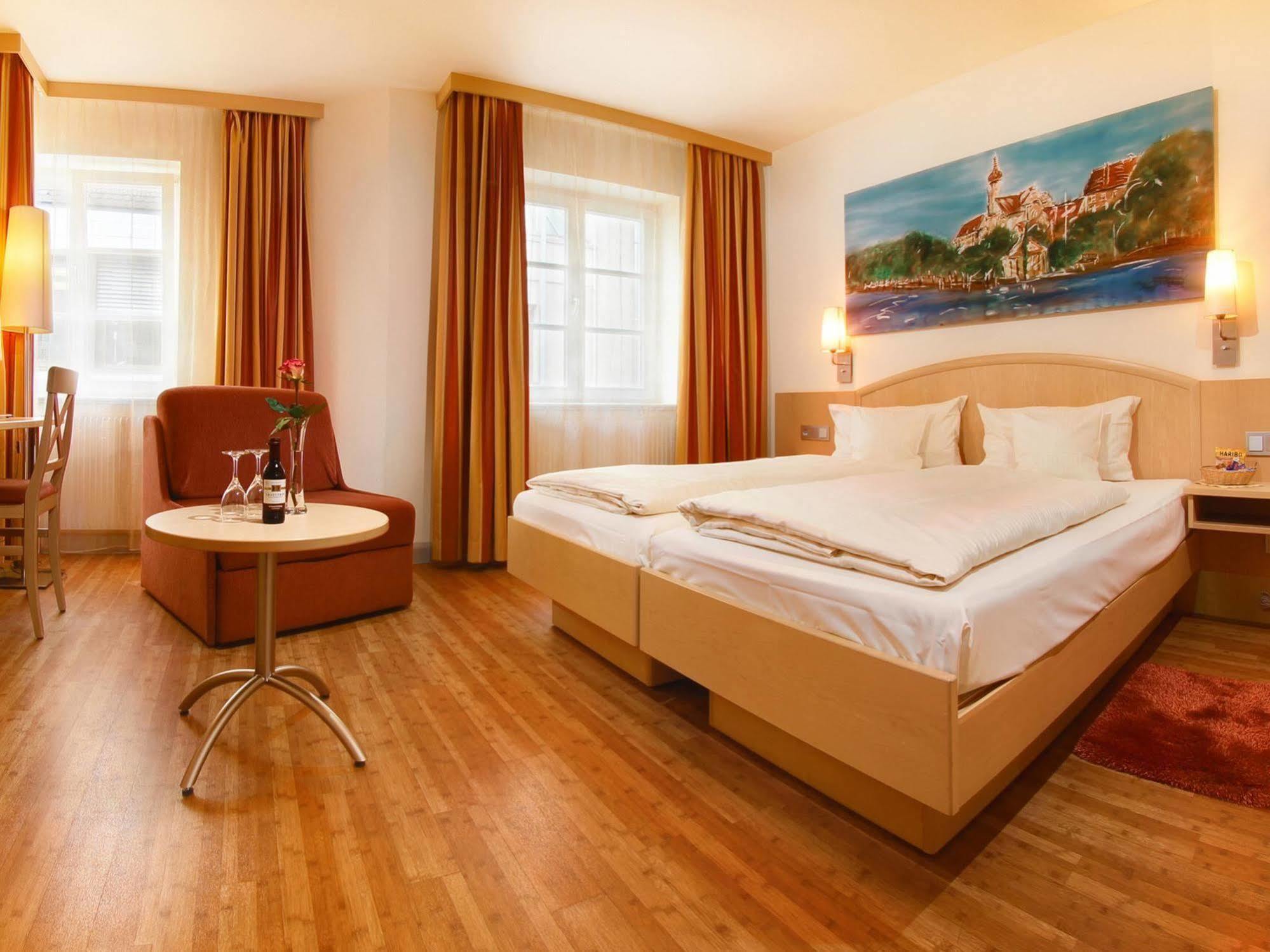 Hotel Gasthof Zum Ochsen إيهنغن المظهر الخارجي الصورة